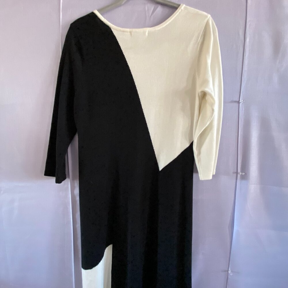 Cato Med Long Sleeved Dress - Picture 2 of 5